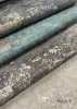 Sötétkék elegánsan csillogó beton mintás tapéta 10273-08