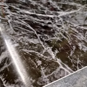 Fekete márványos öntapadós fólia 13-4010