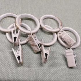 Fehér/ecrü karika + csipesz