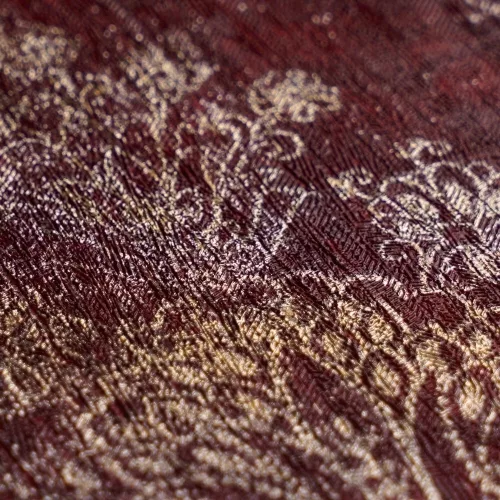 Modern klasszikus ornamentika, bordó-arany, fémes hatású, textilmintás vlies tapéta  79228-1  TheTrendSpectrum tapéta kollekció