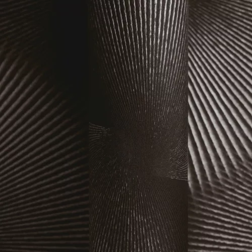 Fekete alapon ezüst, fémesen csillogó, geometrikus vlies tapéta 79252-3  TheTrendSpectrum tapéta kollekció